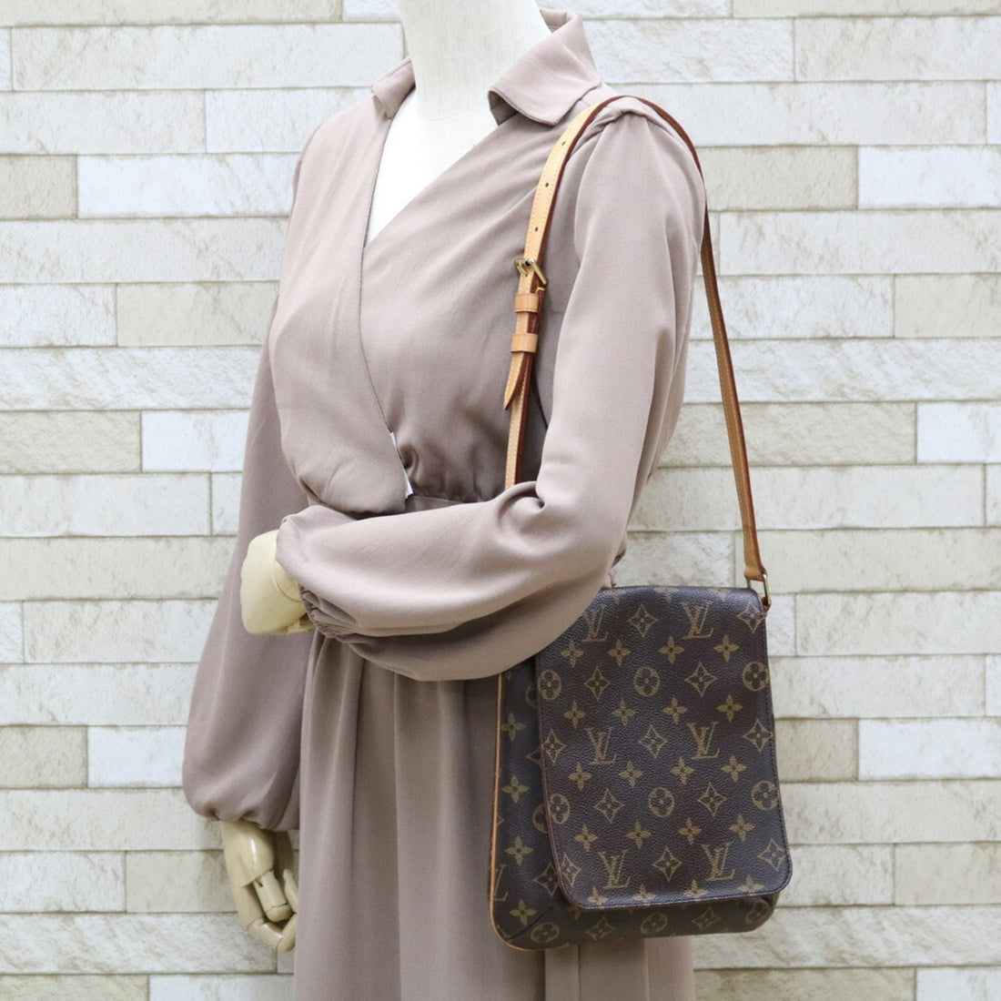 Louis Vuitton Monogram  Monogram Shoulder Bag