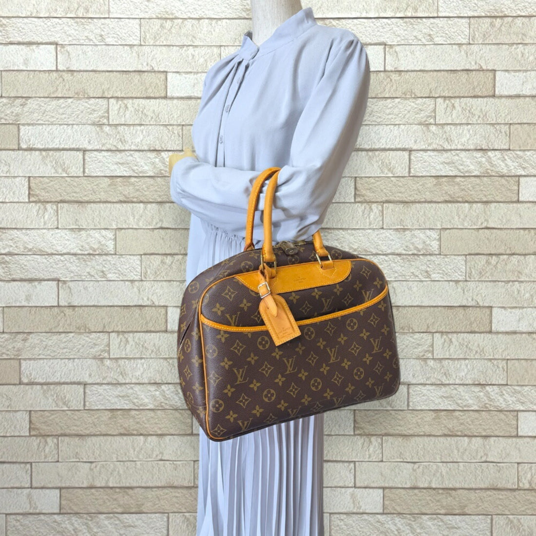 Louis Vuitton Monogram  Monogram Handbag