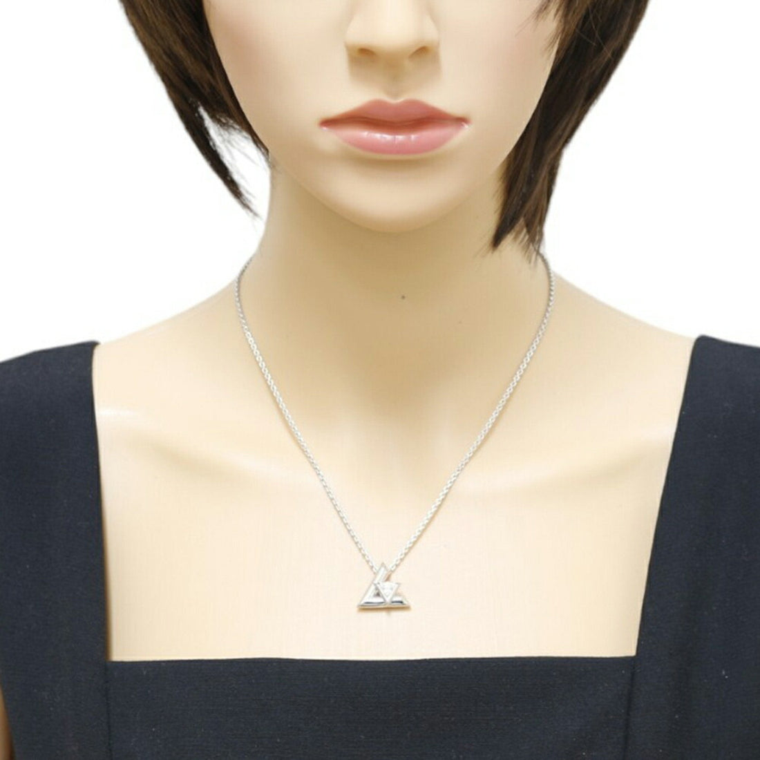 Louis Vuitton Litchi    (18K) Necklace