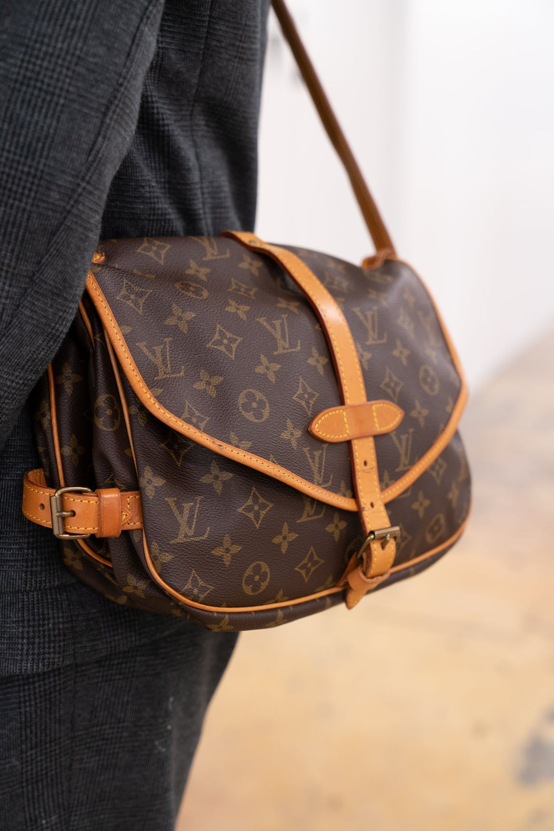 Louis Vuitton Saumur 30