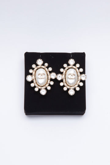 CHANEL CC Faux Pearl Crystal Gold Tone Stud Earrings