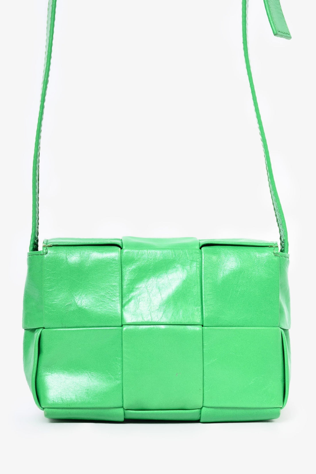 Bottega Veneta Green Crinkled Leather Candy CaESette CroESbody Bag