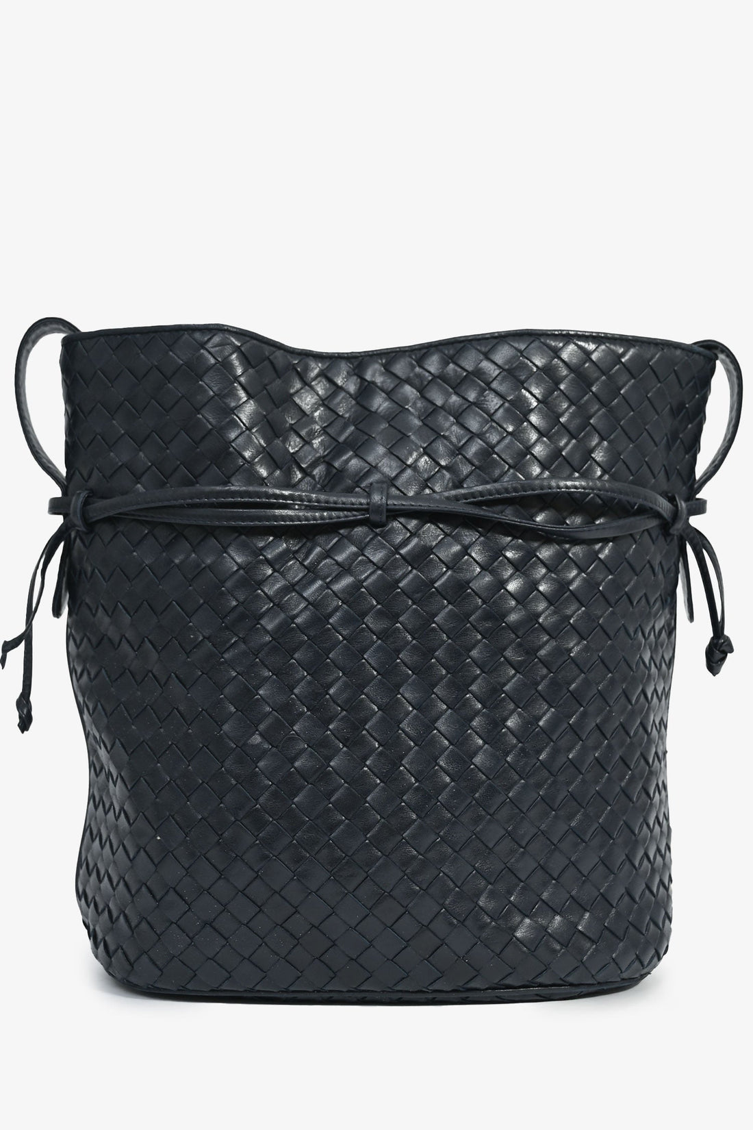 Bottega Veneta Vintage Navy Blue IntrESciato Leather CroESbody Drawstring Bag (As Is)