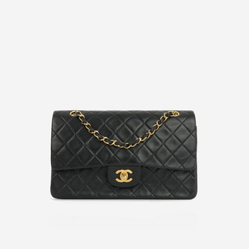 Chanel - Vintage Medium Classic Flap - Black Lambskin GHW - 1996 - Excellent Vintage Condition