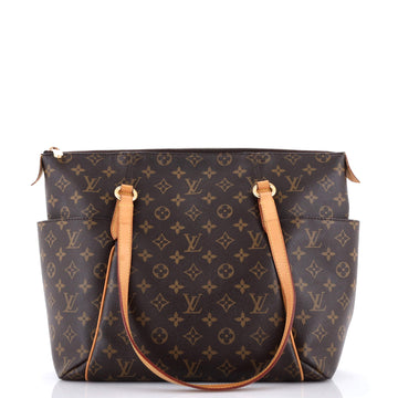 Totally Handbag Monogram Canvas MM