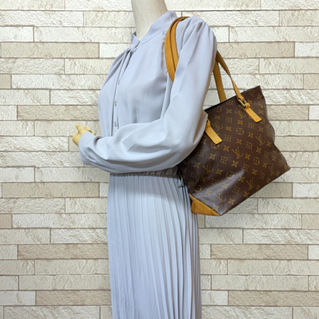 Louis Vuitton Monogram  Monogram Shoulder Bag
