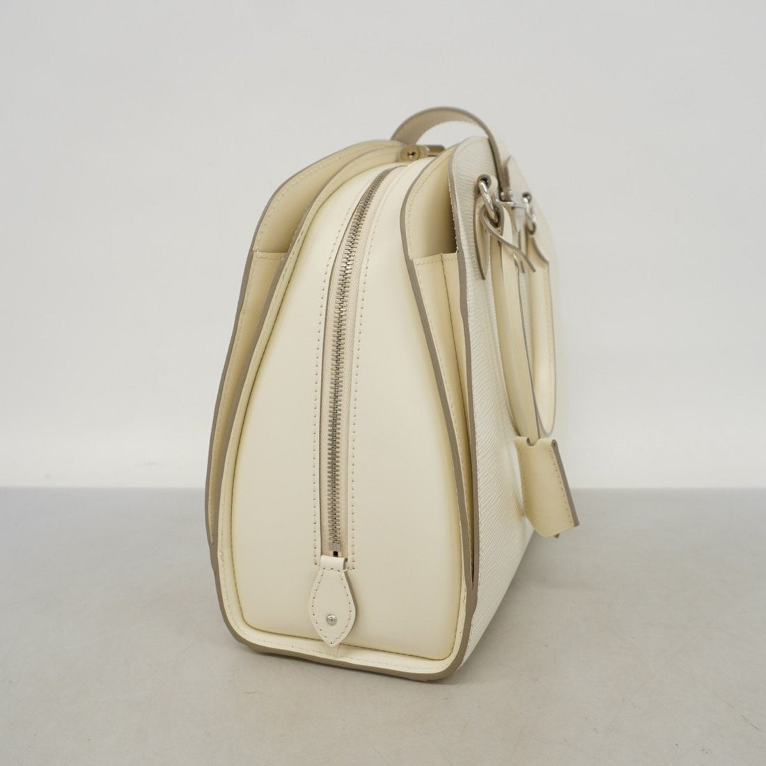 Louis Vuitton Lv ivory Handbag