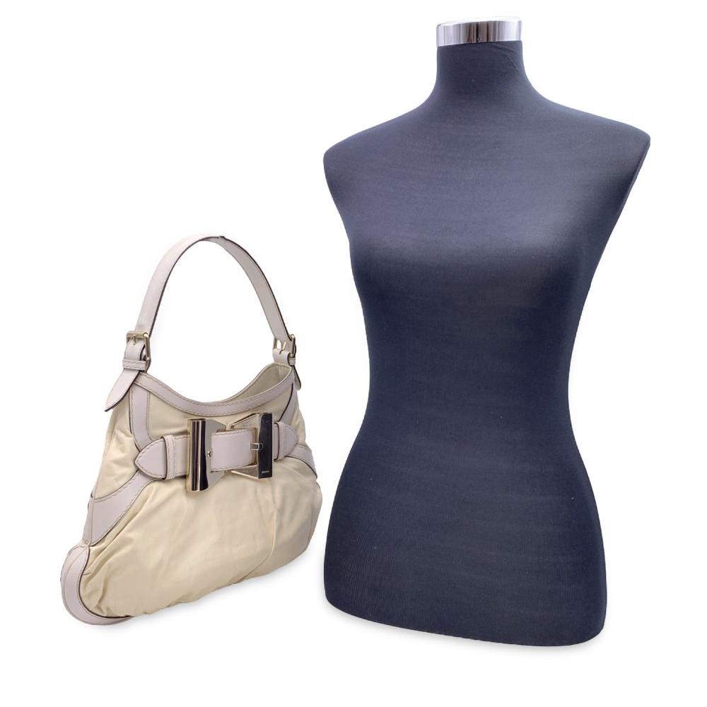 White Leather Gucci Shoulder Bag