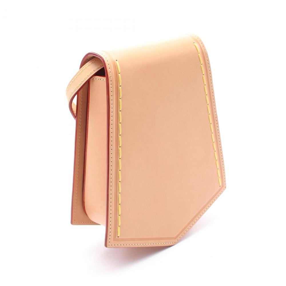 Beige Leather Louis Vuitton Shoulder Bags