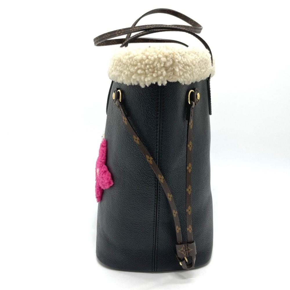 Black Leather Louis Vuitton Shoulder Bags