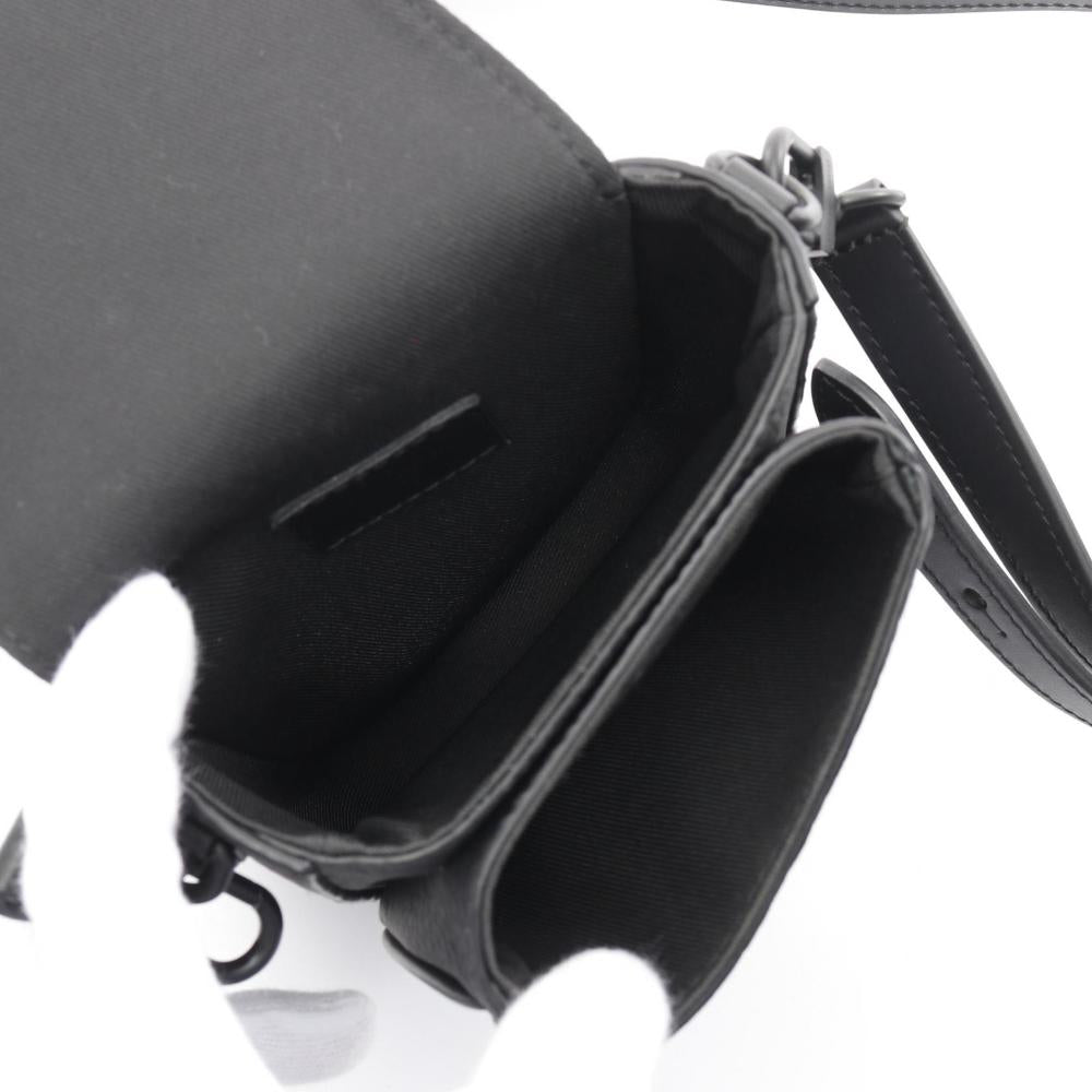 Black Leather Louis Vuitton Shoulder Bags