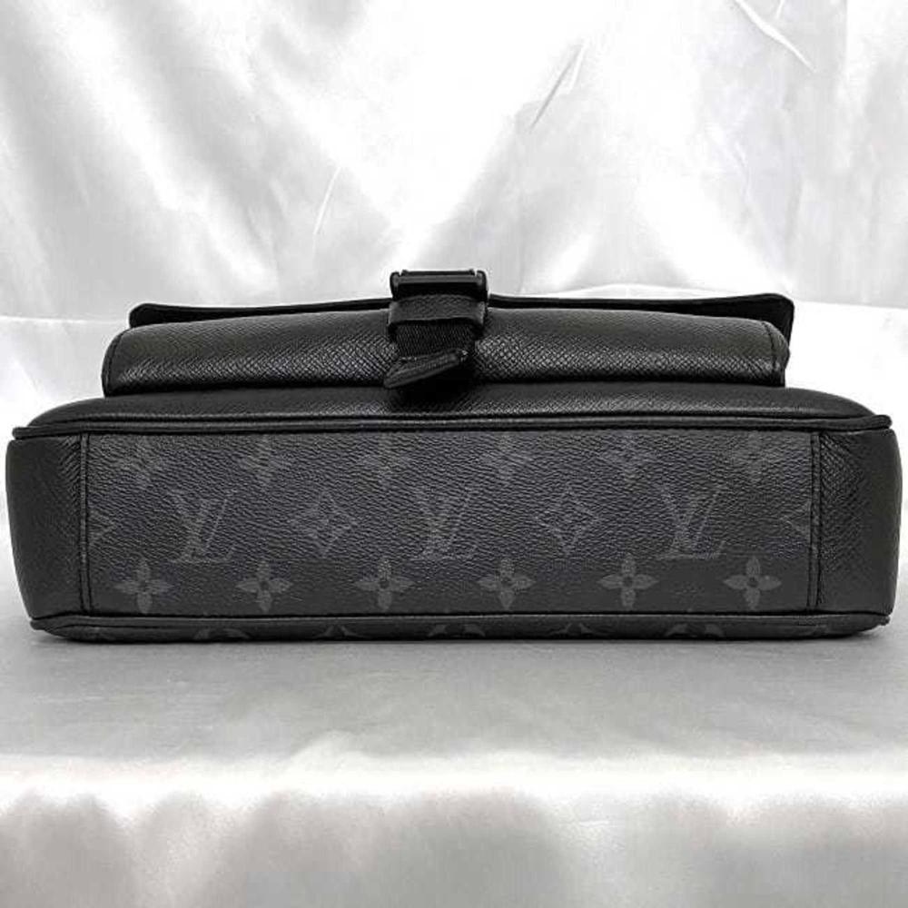 Black Leather Louis Vuitton Messenger
