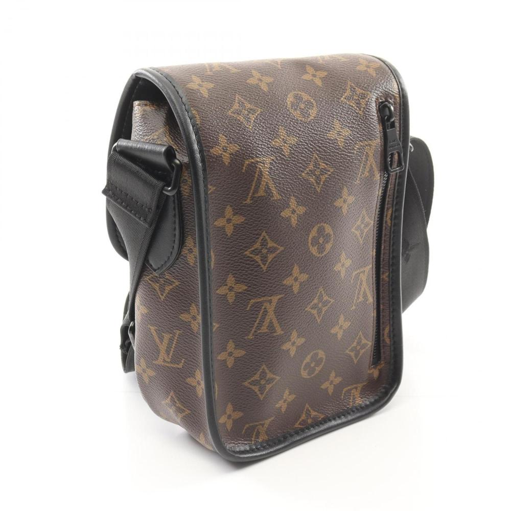 Black Leather Louis Vuitton Shoulder Bags
