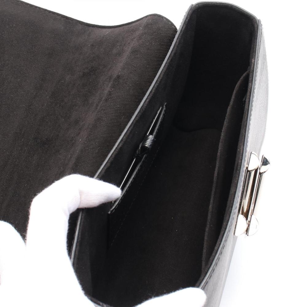 Black Leather Louis Vuitton Shoulder Bags