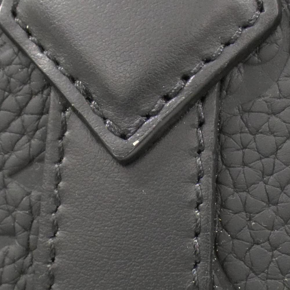 Black Leather Louis Vuitton Sac Plat