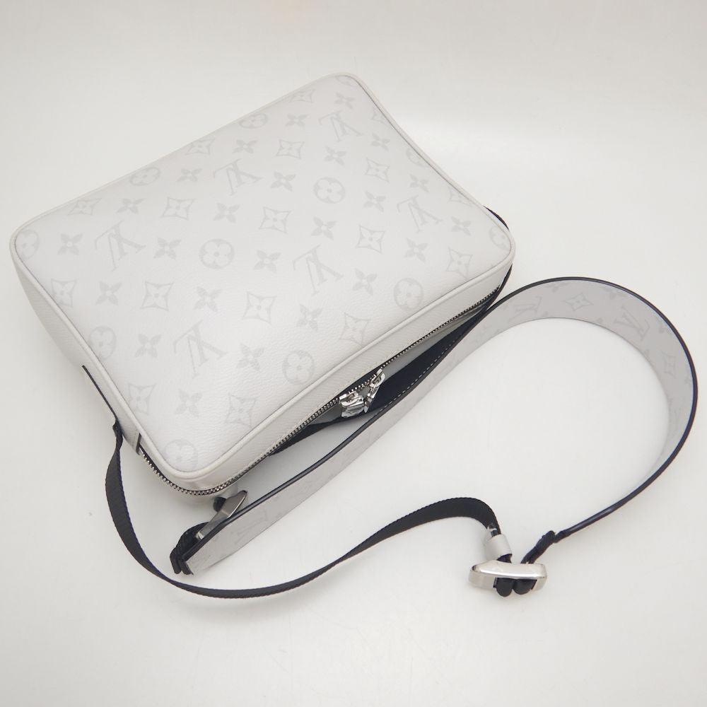 Black Leather Louis Vuitton Messenger