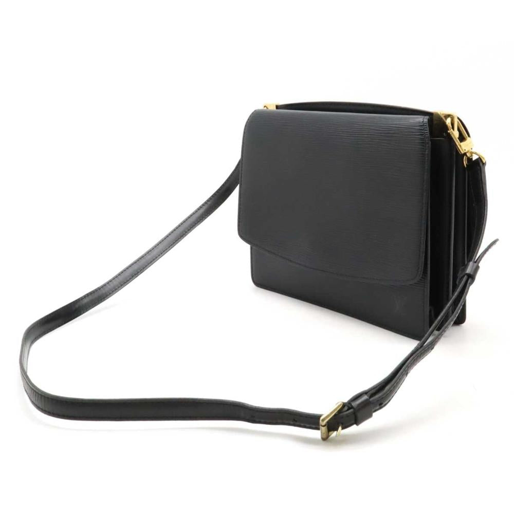 Black Leather Louis Vuitton Shoulder Bags