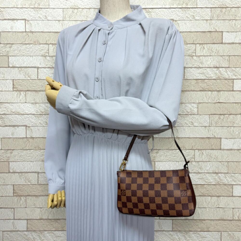 Brown Canvas Louis Vuitton Shoulder Bags
