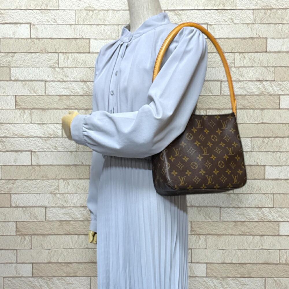 Brown Canvas Louis Vuitton Shoulder Bags