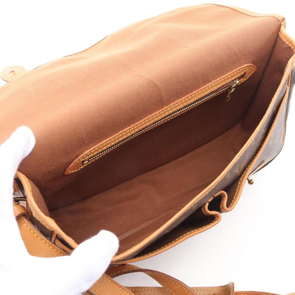 Brown Canvas Louis Vuitton Gibeciere