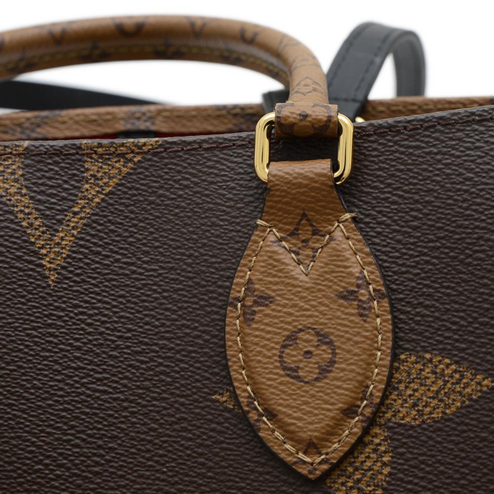 Brown Canvas Louis Vuitton Shoulder Bags