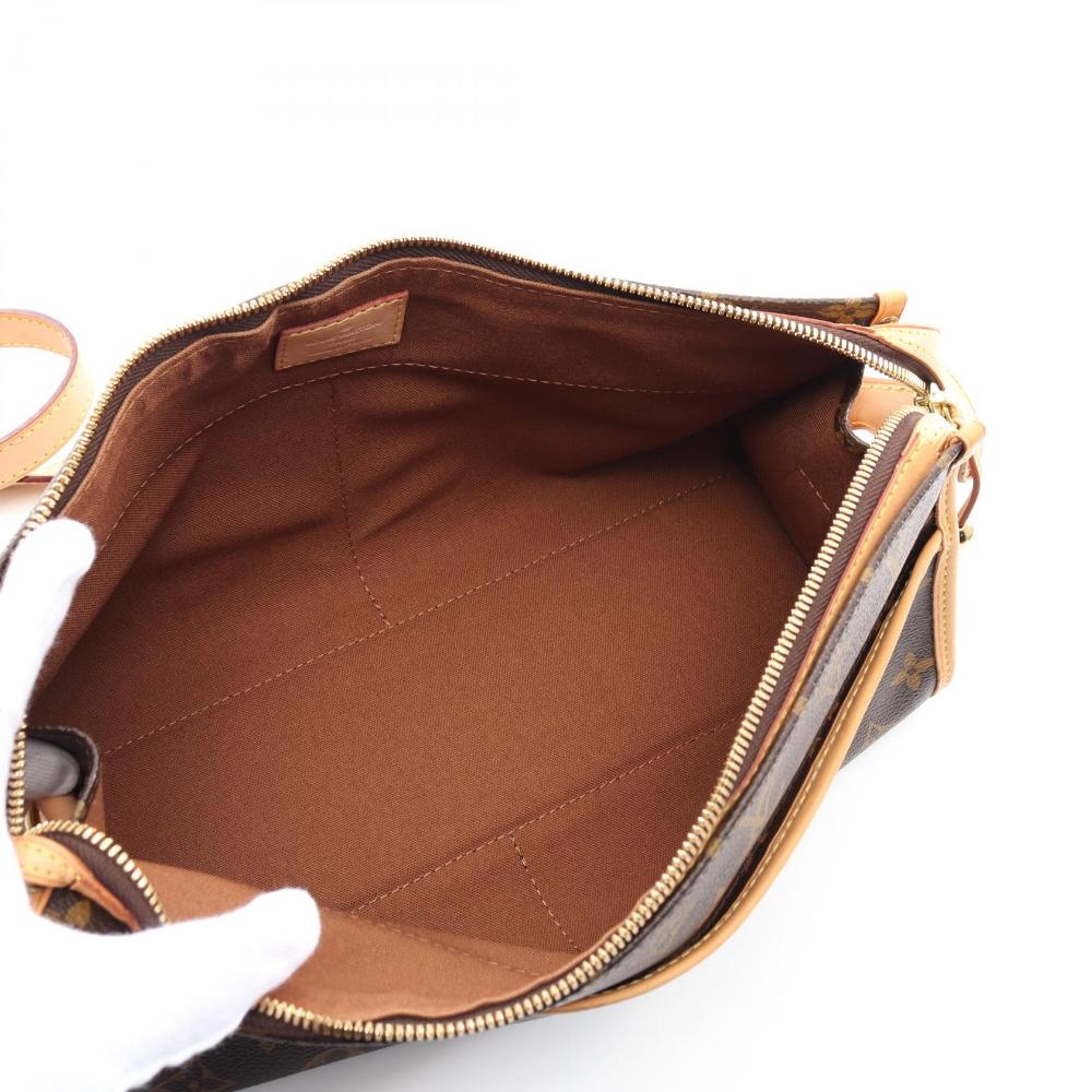 Brown Canvas Louis Vuitton Shoulder Bags