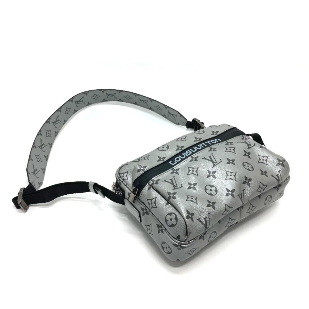 Silver Fabric Louis Vuitton Shoulder Bags