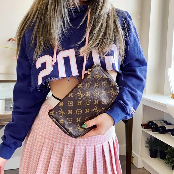LOUIS VUITTON pochette accessories shoulder bag